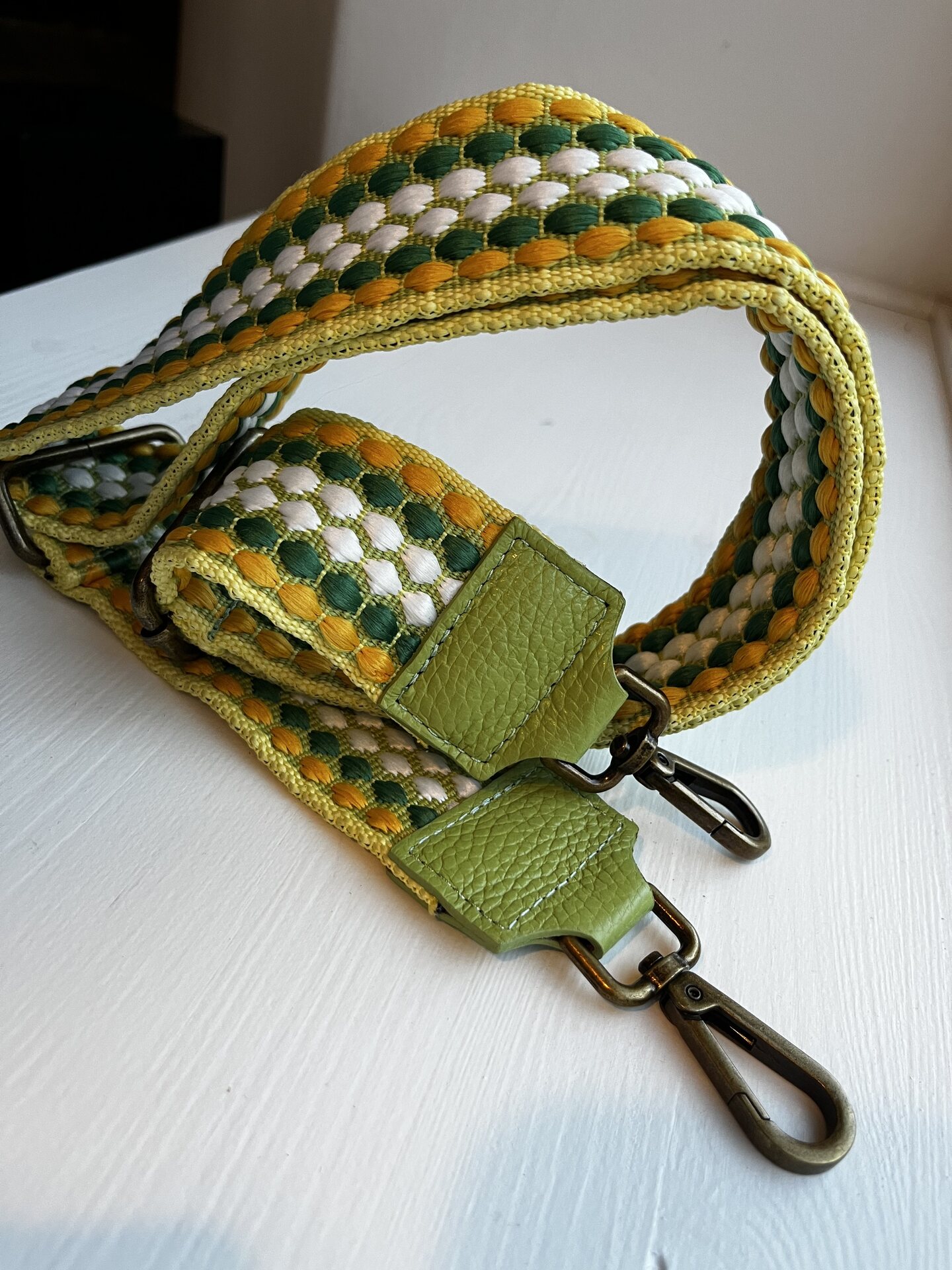 Värikäs laukunhihna Keltainen