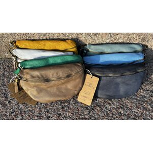 Pehmeä cross body vyölaukku
