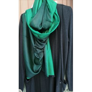 Yksivärinen vert huivi