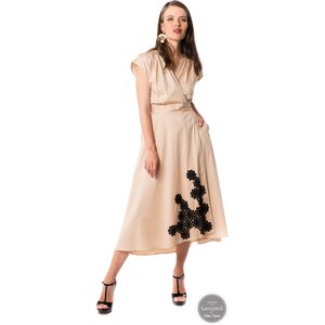 Eleria Cortes juhlava kesämekko